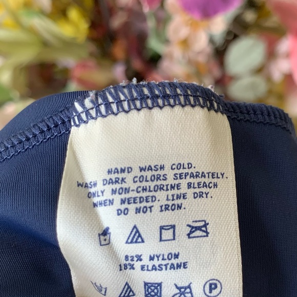 •Lands’ End• Rashguard with Pocket - size 14/16 - Picture 6 of 7